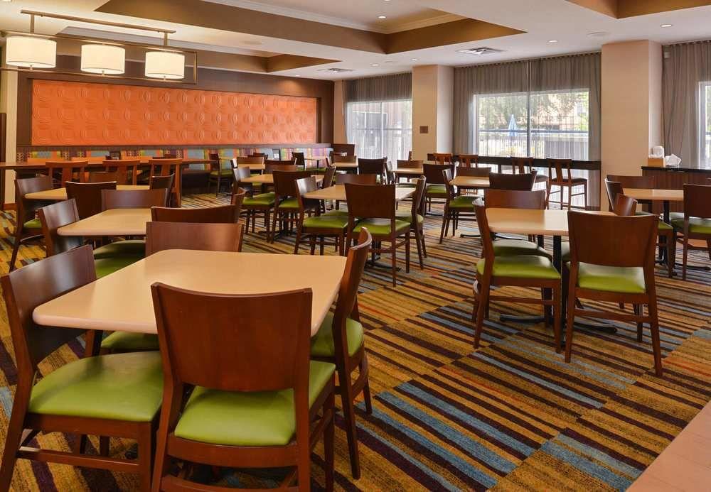 Fairfield Inn Orlando Airport Exteriör bild