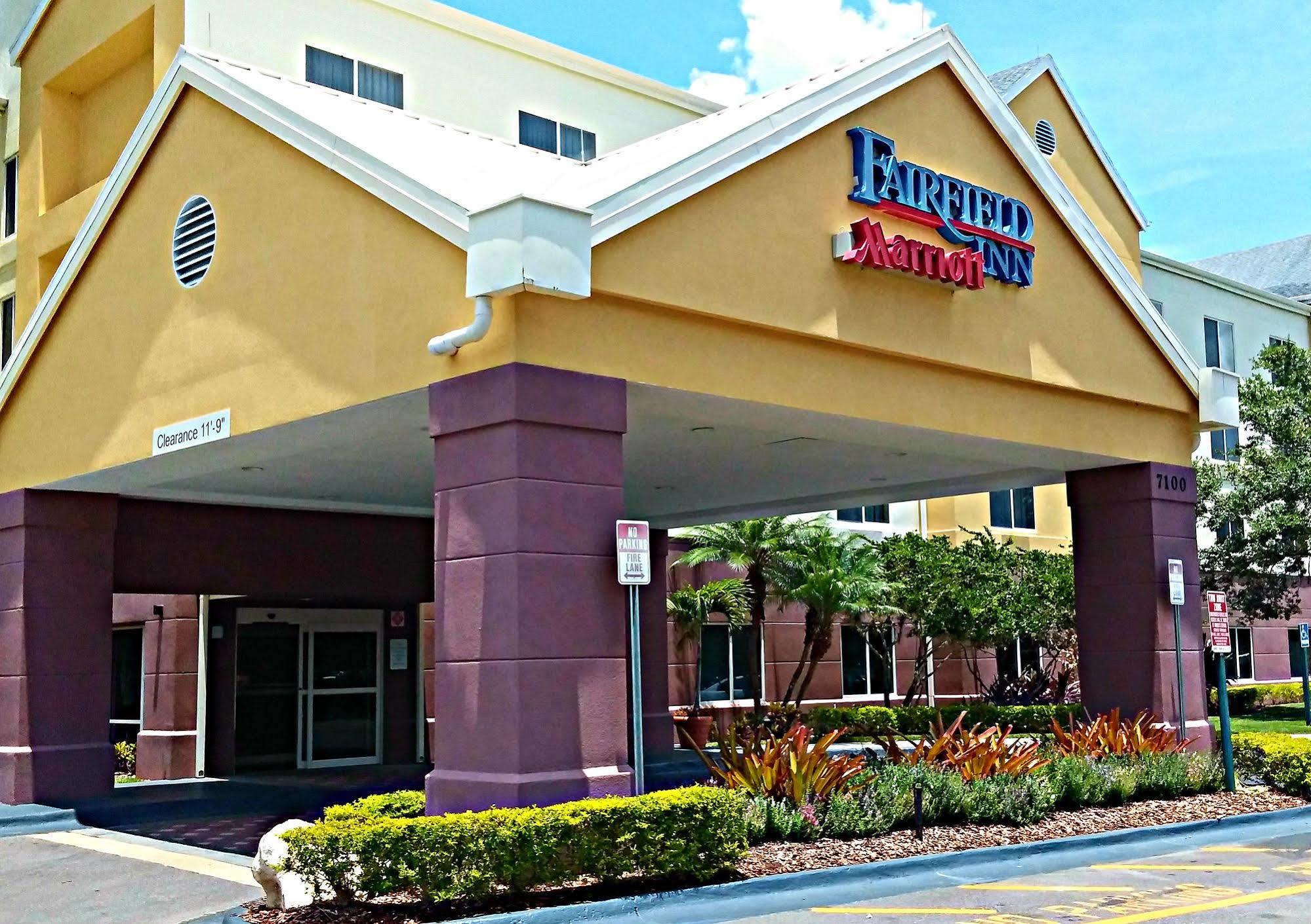 Fairfield Inn Orlando Airport Exteriör bild