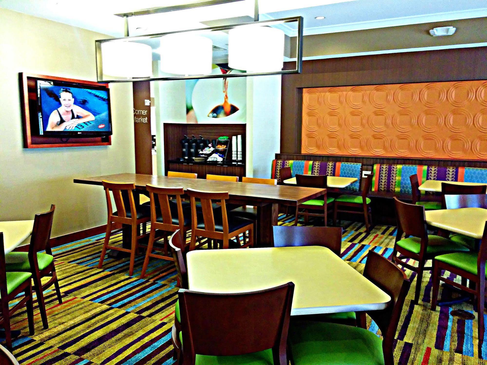 Fairfield Inn Orlando Airport Exteriör bild